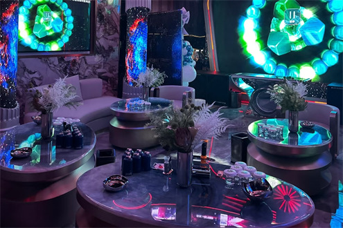 南京夜店招聘礼仪男模/男模接待,顽强拼搏冲破职场的枷锁